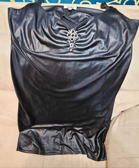 Rochie neagra usor lucioasa, firma  Yokko, marimea XL