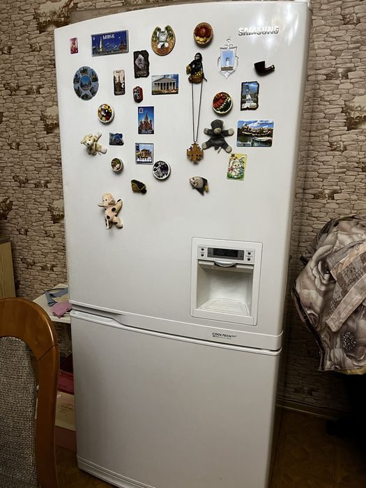 Холодильник Samsung