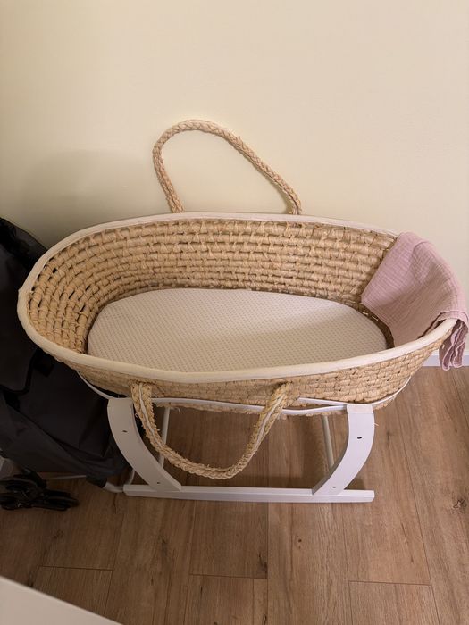 Vand pat bebe/ cosulet nou născut