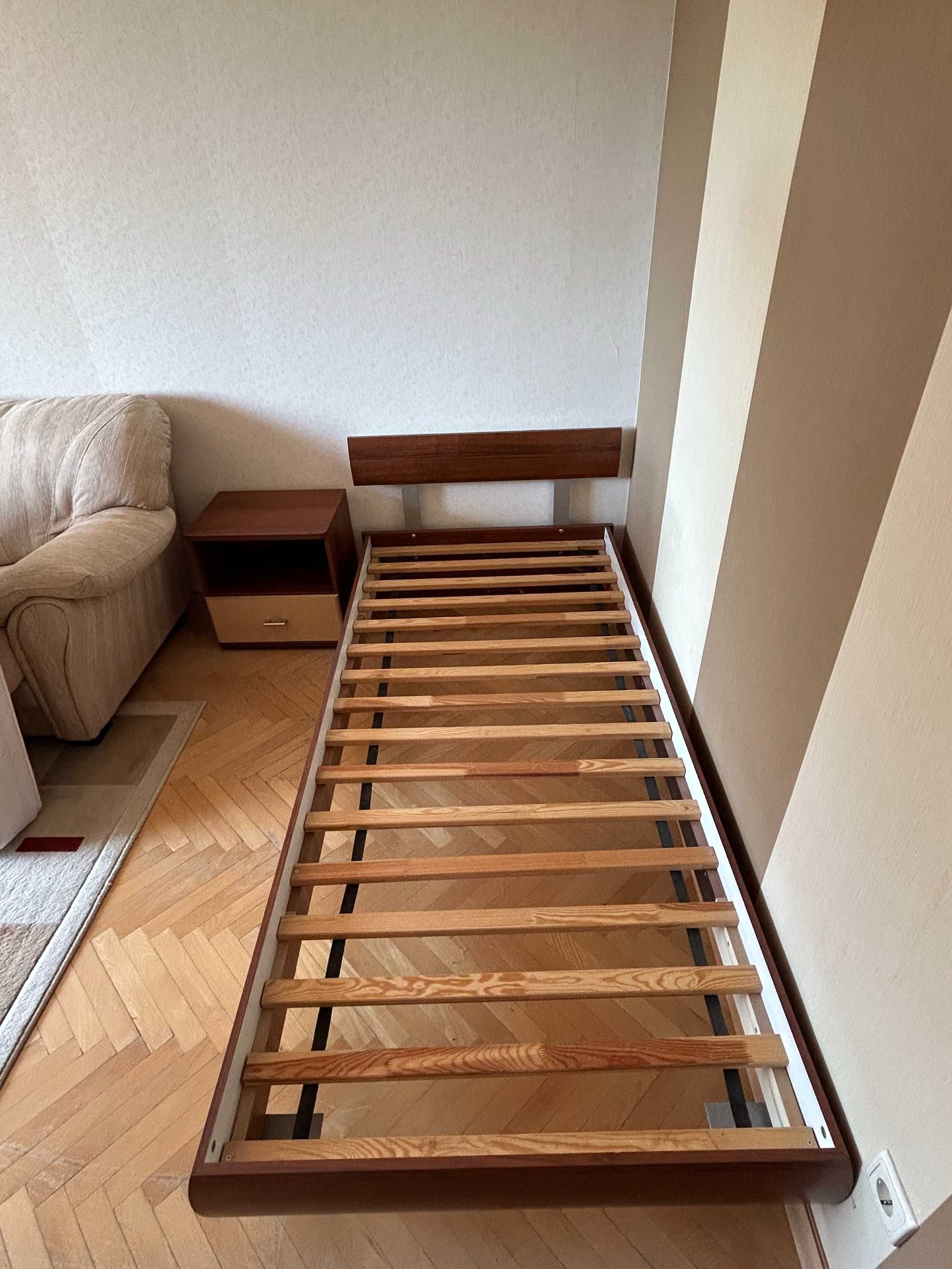 Единично легло 95*205cm + матрак + нощно шкафче