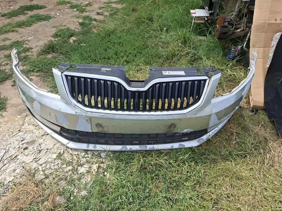 Proiectoare bara Fata Skoda Octavia 3 2015 necesita atentie