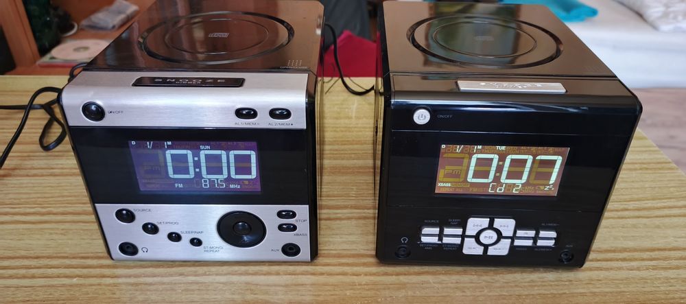 Pentru bucătărie 2 modele de radio