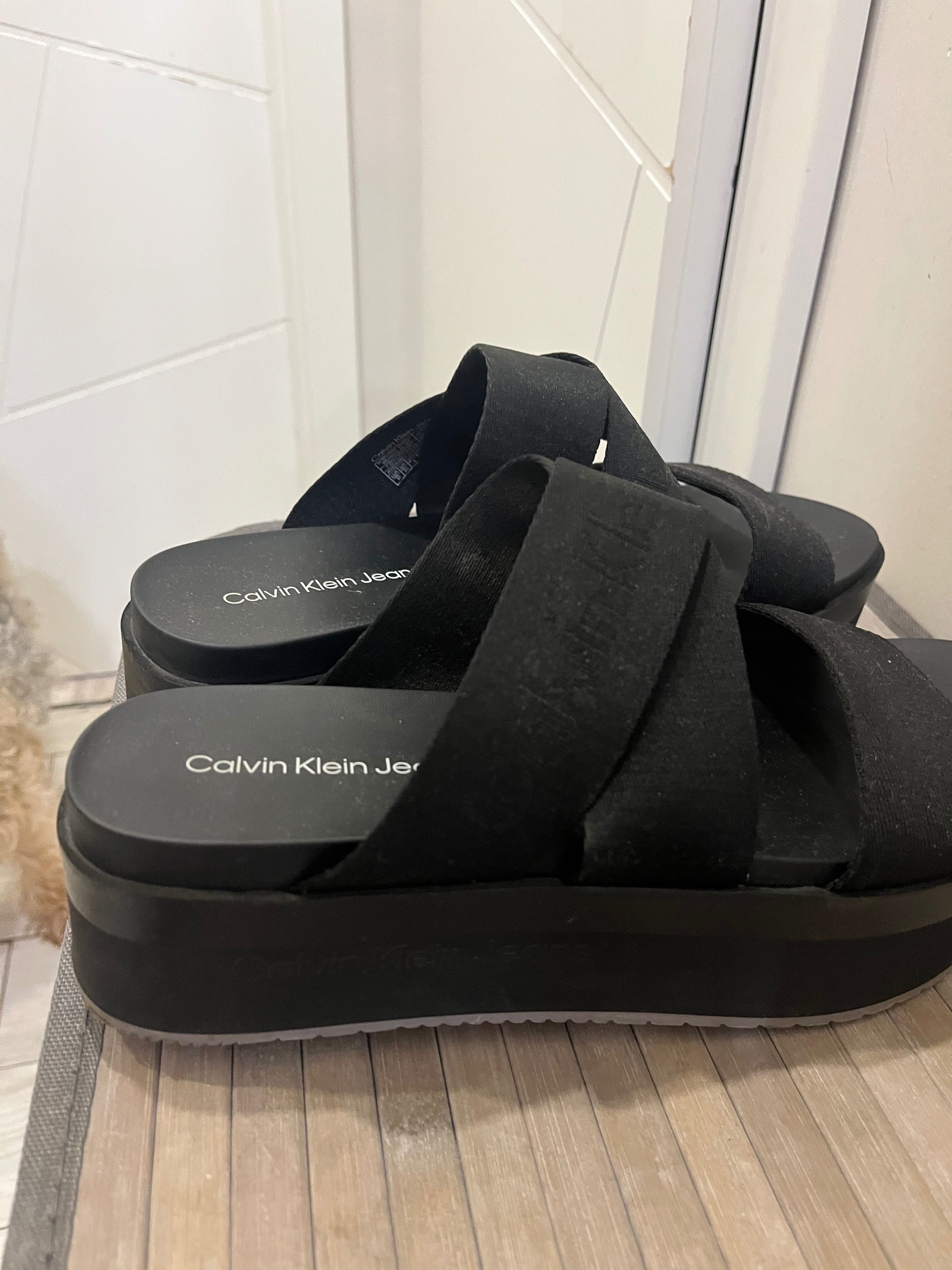Чехли Calvin Klein