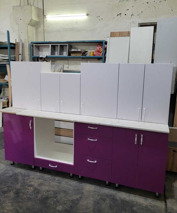 Продам кухню новую