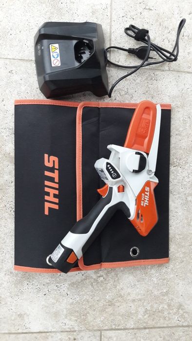 Vând drujbă Stihl GTA-26