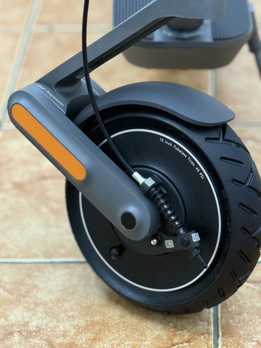 Trotineta electrica Xiaomi Electric Scooter 4 Ultra, ca Noua