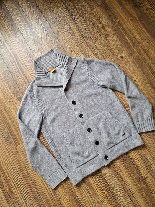 Страхотна мъжка жилетка HUGO BOSS размер L