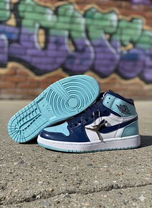 Adidași Jordan 1 Mid UNC Toe Bred