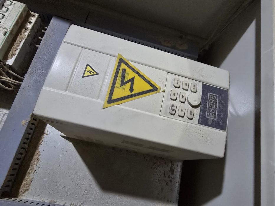 Ровер сотилади нархи 2000 $