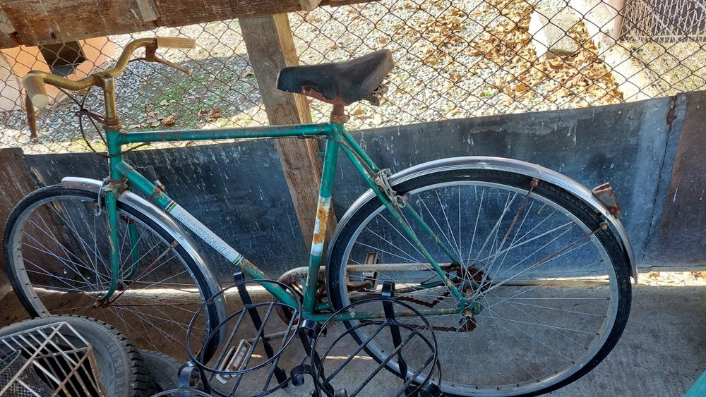BICICLETA  foarte veche
