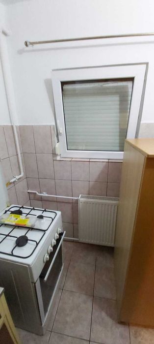 Se închiriază garsoniera cu bucătărie separată în marasti