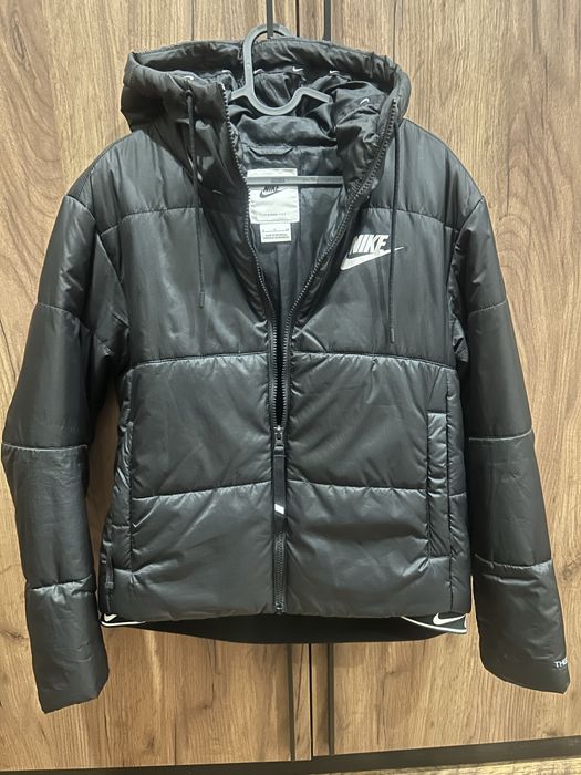Дамско яке Therma Fit Nike