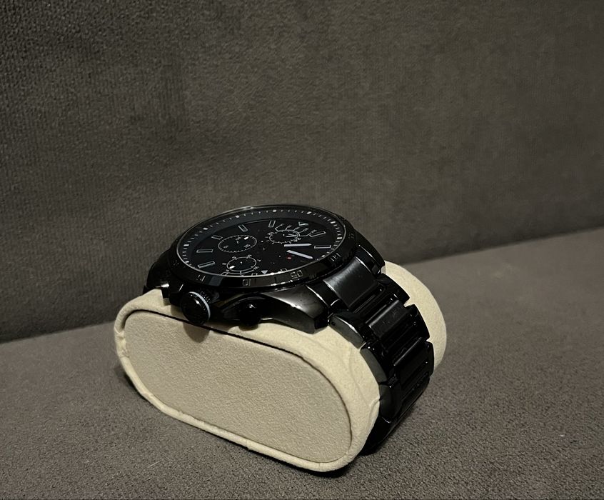 Часовник Tommy Hilfiger и Fossil FS4552IE (двата общо 320лв.)