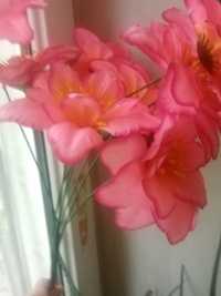 Искусственные цветы букет, вазочка