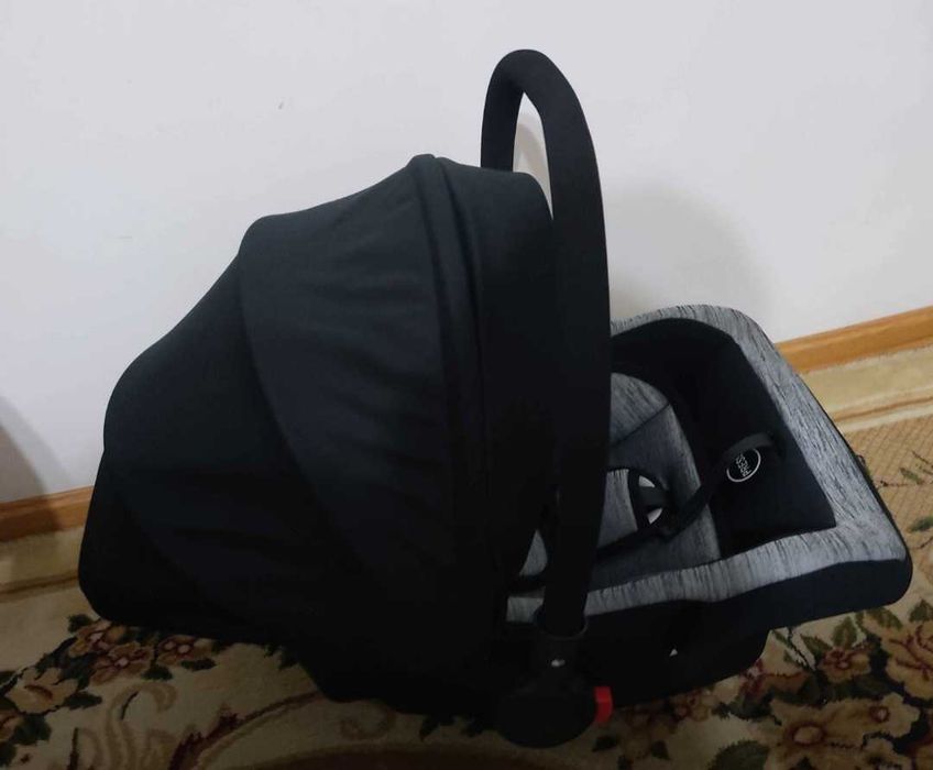 Детская кровать и автокресло