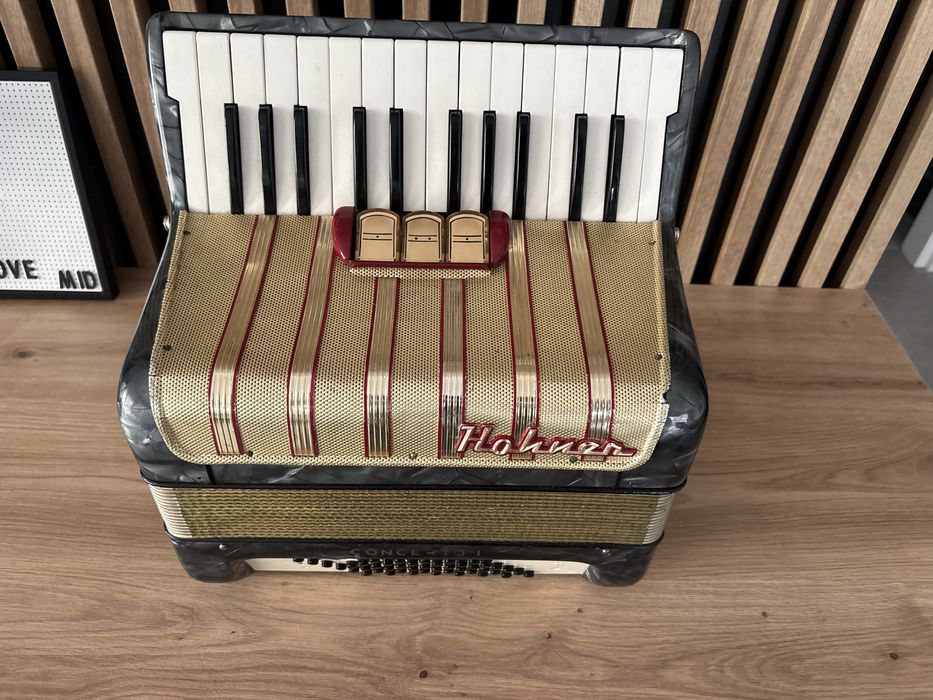 Acordeon Hohner concerto 1 cu 48 de basi pentru piese