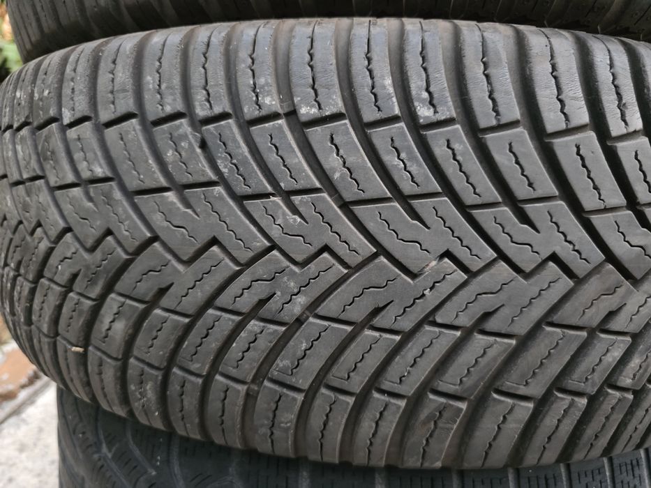 4бр Всесезонни гуми 215 65 16 - Pirelli - DOT 2023
