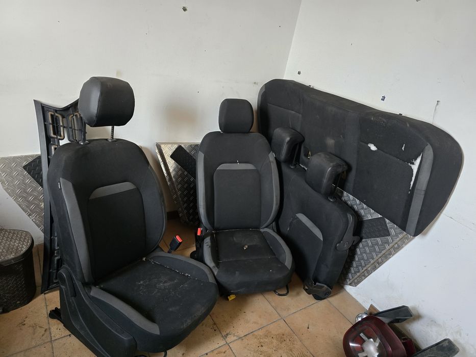 Aripa spate Duster 4x4