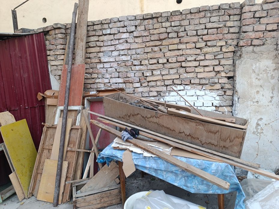 Срочно! Бесплатно отдам деревянные доски,дрова и ящики