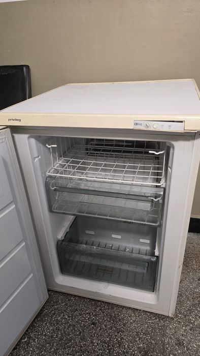 Продавам фризер " Privileg " - 90  литра