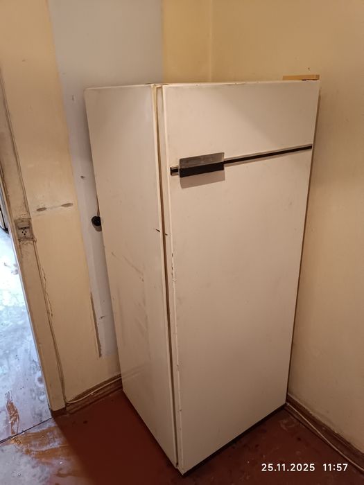 Продам холодильник Бирюса рабочий 10 тыс