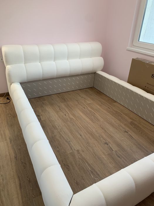 Тапицирано луксозно легло