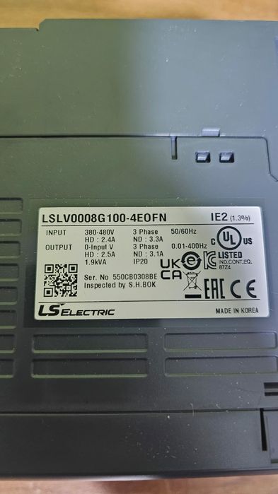 Invertor de frecvență trifazat LSL V0008G 100-4EOFN