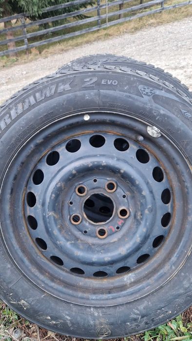 Cauciucuri iarnă pe jante de otel R 15