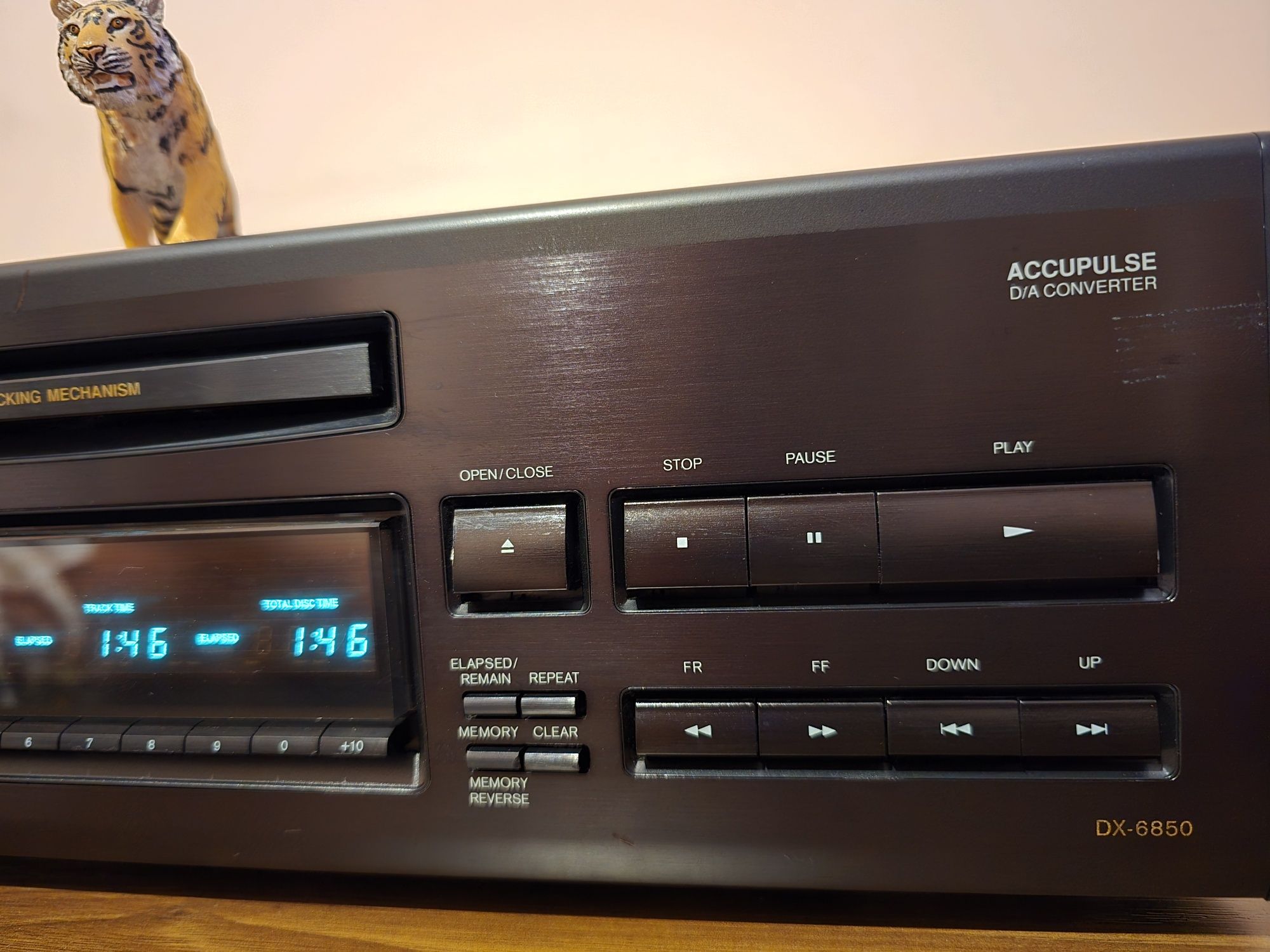 Onkyo DX-6850 Integra Series. Cd player high-end.  Preț fix !