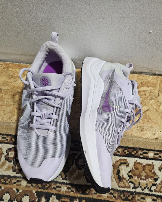 Adidasi Nike mov lila nr 39