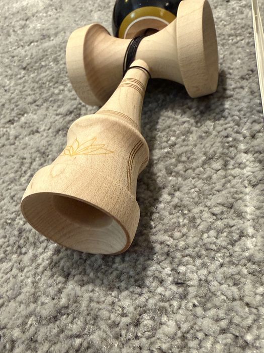Kendama Lotus Nick Ghallagher Pro Model