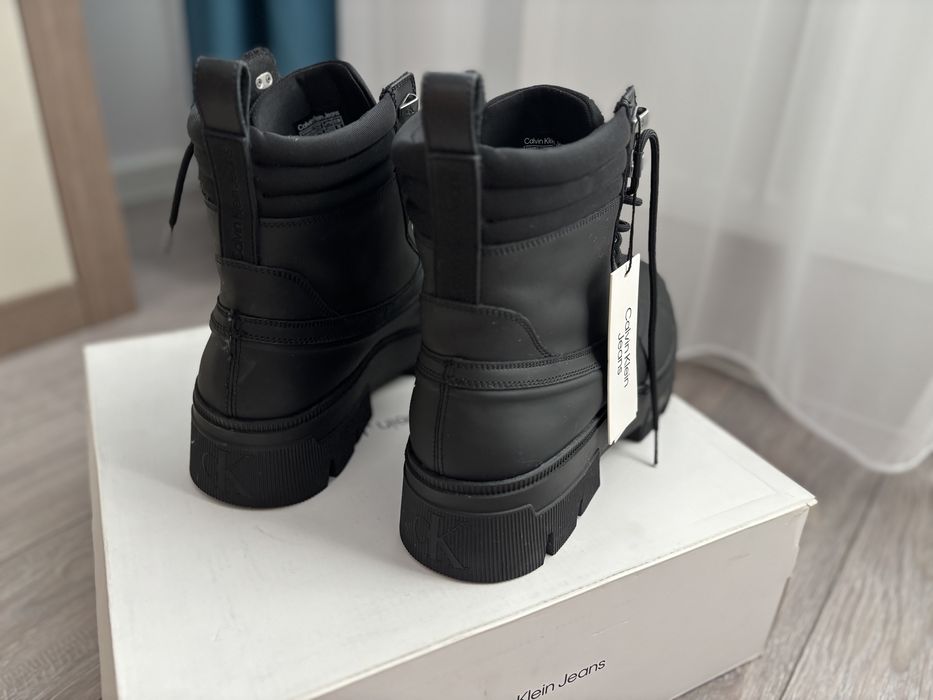 Ghete Calvin Klein 44 noi