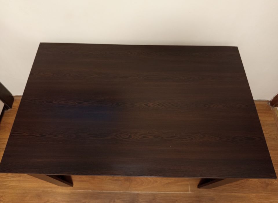 Трапезна маса с кант цвят венге