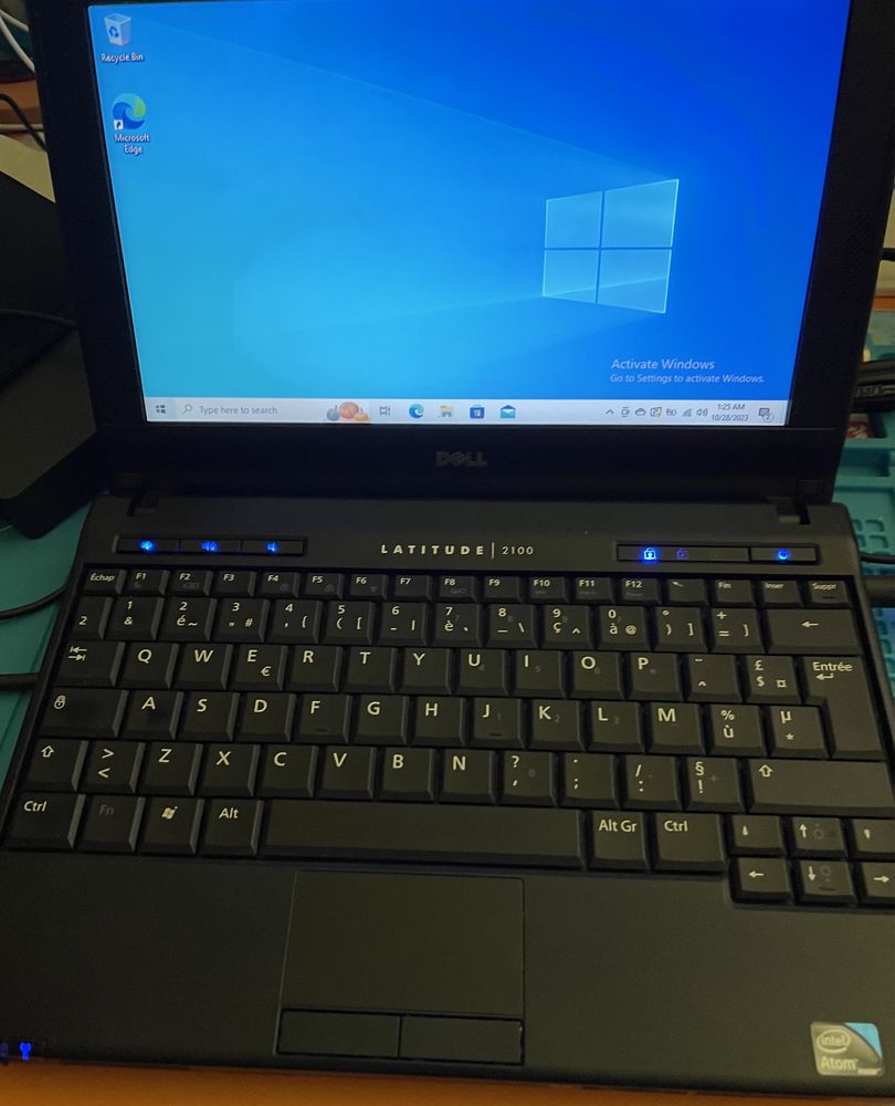 Dell Latitude 2100 functionare perfecta (necesită acumulator)