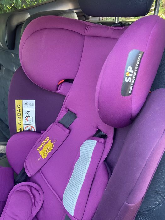Vand scaun auto cu prindere isofix