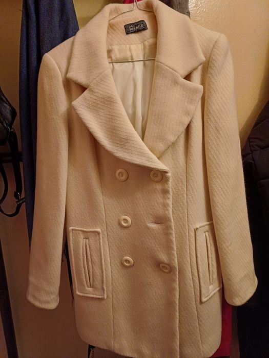 Palton crem,42, L-Xl, calduros , elegantt