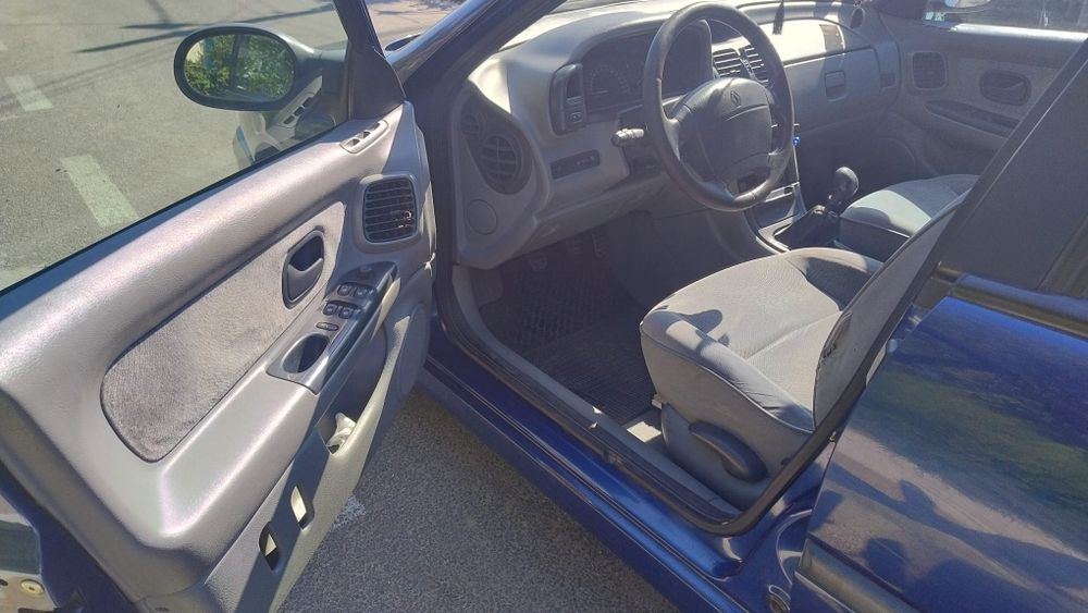 Vând Renault Laguna