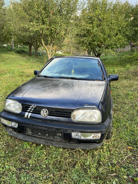 Dezmembrez golf 3 1.6 benzina