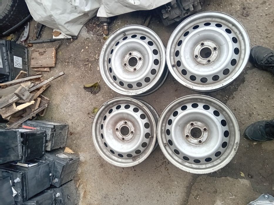 Железни джанти като нови 15ки дачия