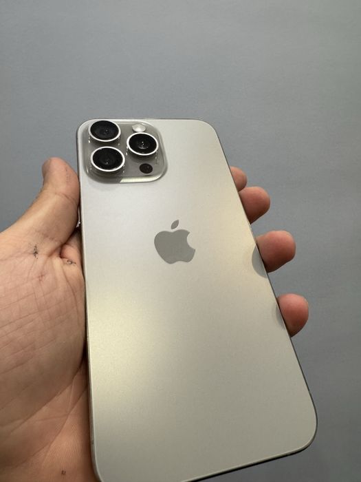 iPhone 15 pro max Natural Titanium 512gb