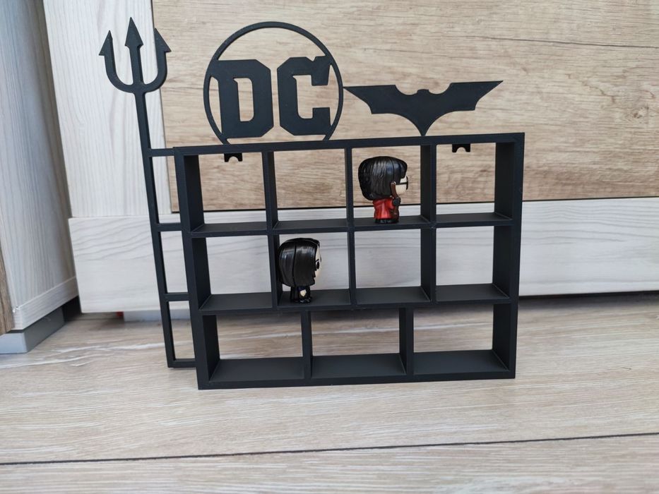 Стойка DC за фигурките от Kinder joy