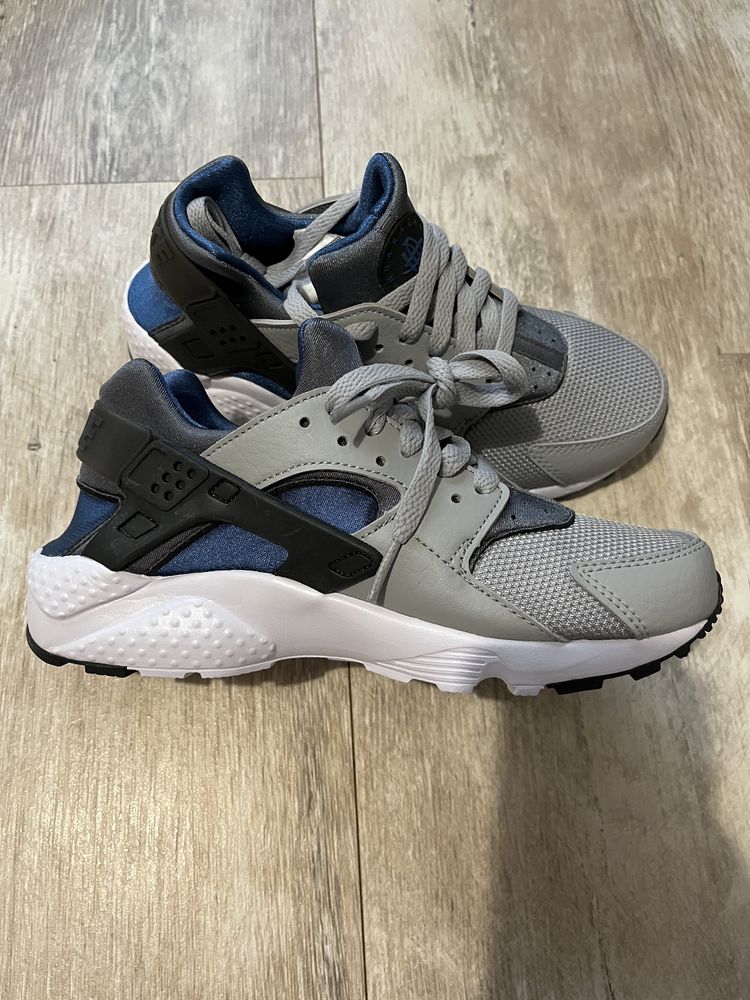 Маратонки Nike Huarache нови