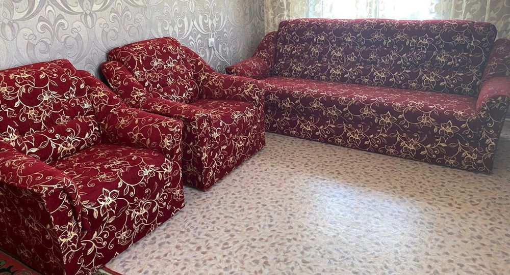 Продам Диван с креслом