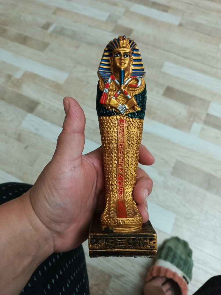 Статуэтка фараон