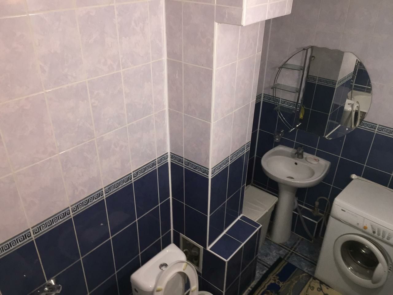 Квартира по суточно 1к.кв 8мкр 8000т..
