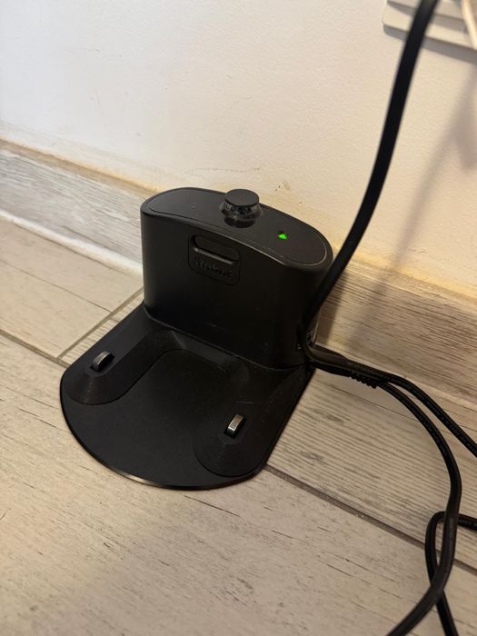 Robot Aspirator Roomba i7 Stare Impecabila