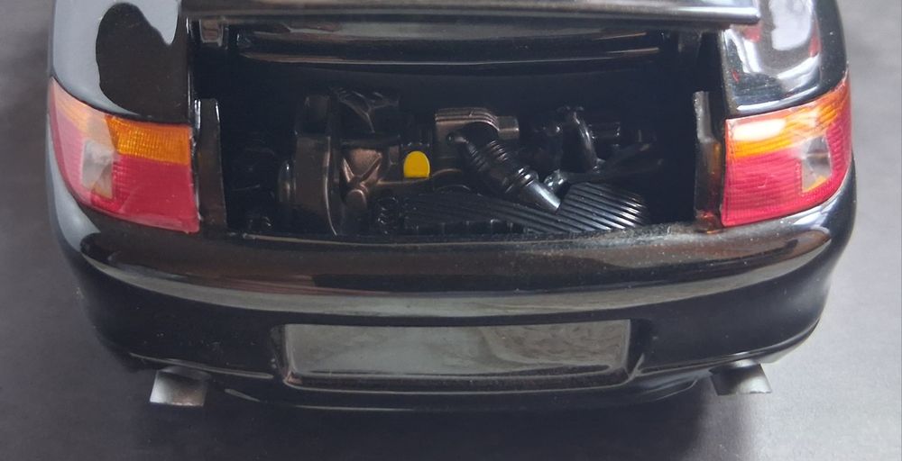 Porsche 996  Cabriolet 1:18 UT model