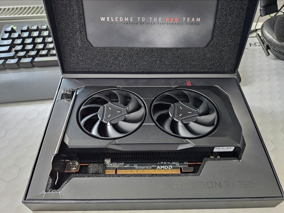 Placa video AMD RX 7600 Reference