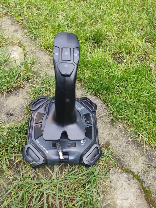 Joystick flight simulator Logitech Attack 3