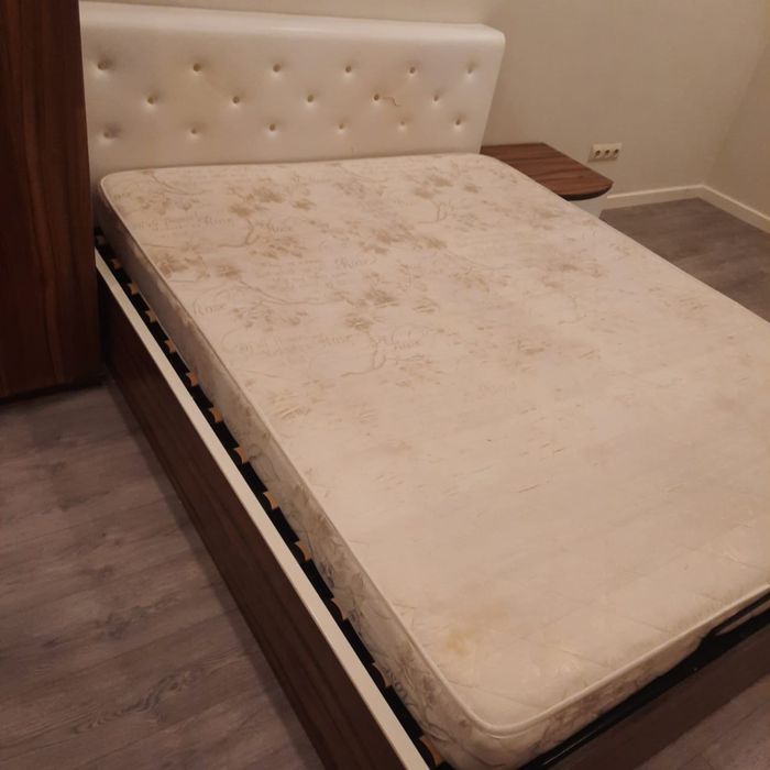 Продам кровать с тумбой